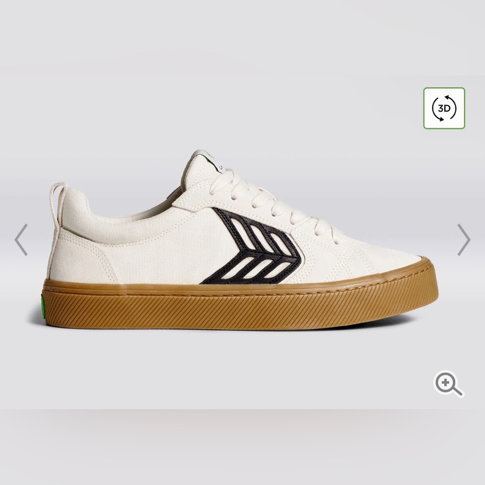 Cariuma White and Black Sneakers - Picture 6 of 6